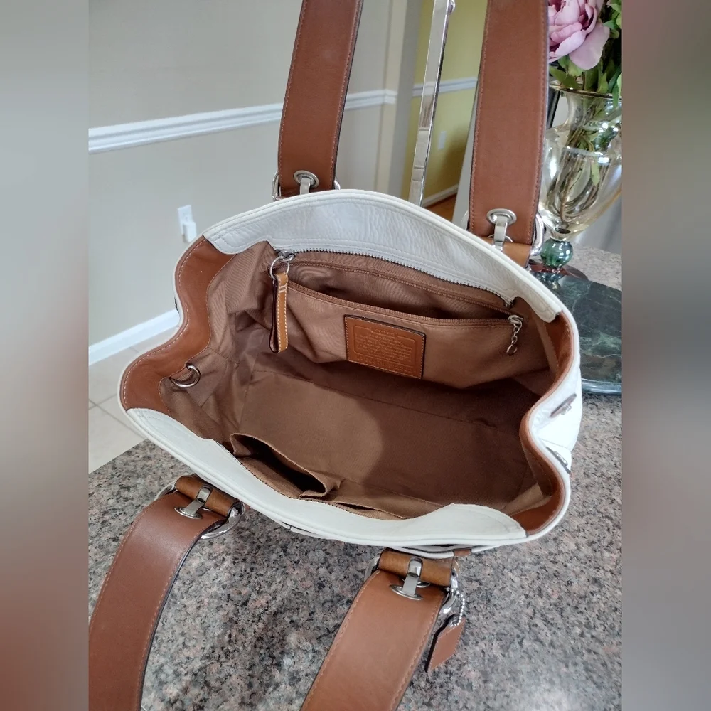 Coach Cream/Ivory Soft Pebble Leather SoHo Handbag Purse